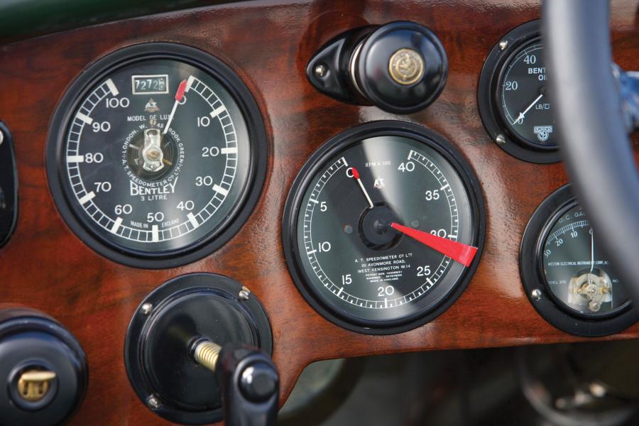 Панель приборов Bentley 4&frac12;-Litre Le Mans Tourer Replica 1925 года  (фото 9 из 23)